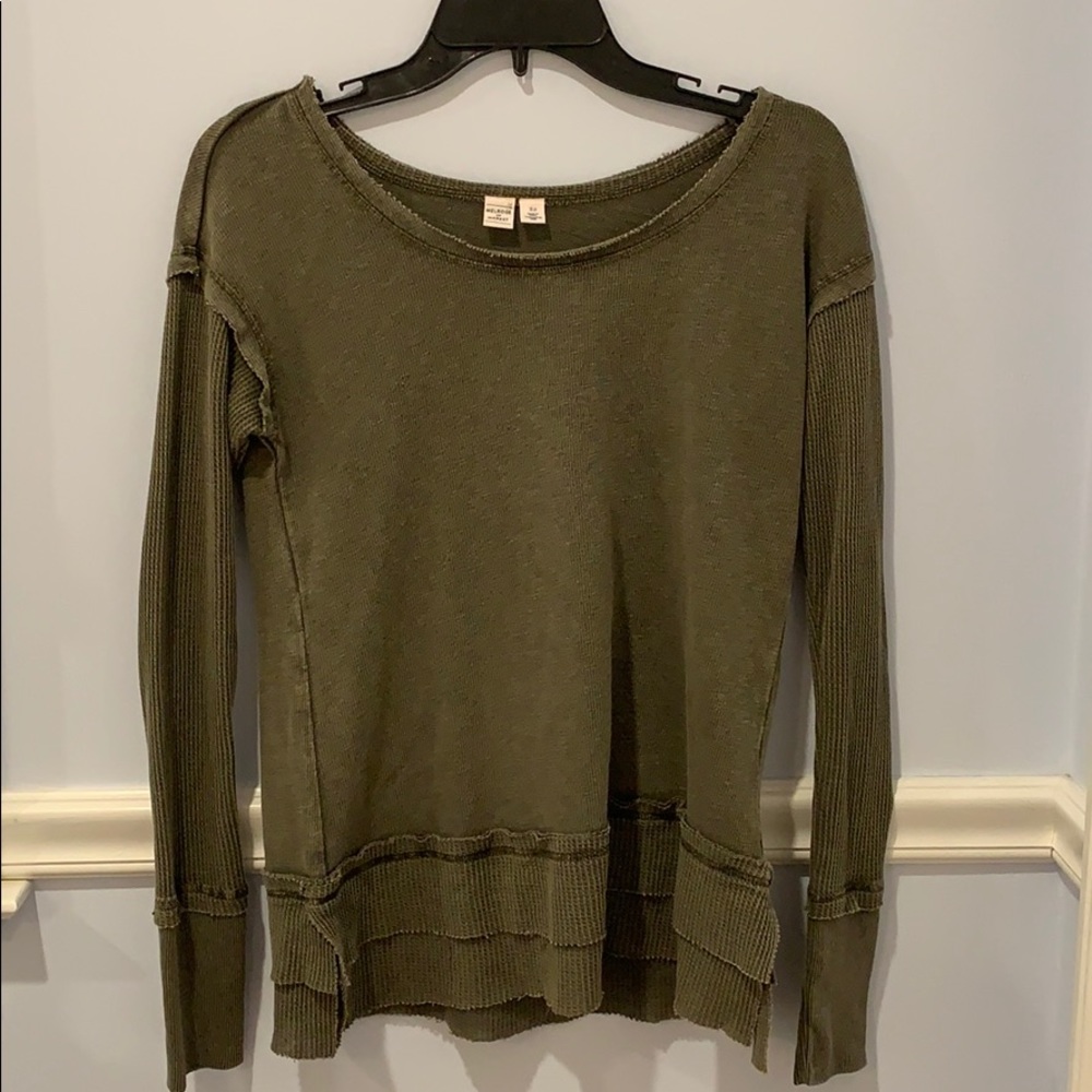 Army green detailed long sleeve